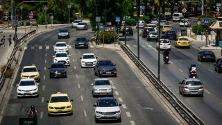 Σύγκρουση αστικού λεωφορείου με ΙΧ στη λεωφόρο Αχαρνών – Διακοπή κυκλοφορίας