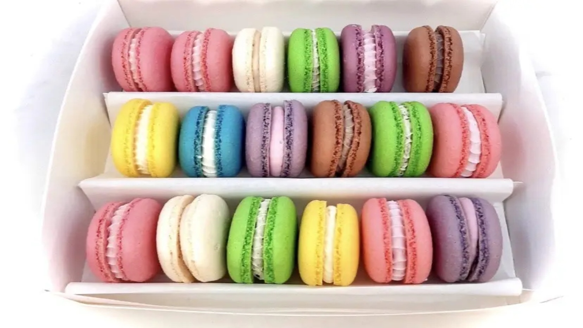 Συνταγή για αυθεντικά γαλλικά macarons στο σπίτι, από την Αργυρώ Μπαρμπαρίγου
