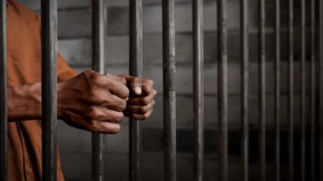 Απίστευτη απόδραση στη Γαλλία: Κρατούμενος το έσκασε κρυμμένος σε… σάκο συγκρατουμένου