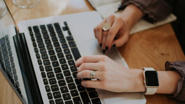 Κολλάει το laptop σας; Δοκιμάστε αυτά τα tips για να «τρέχει» σαν καινούργιο