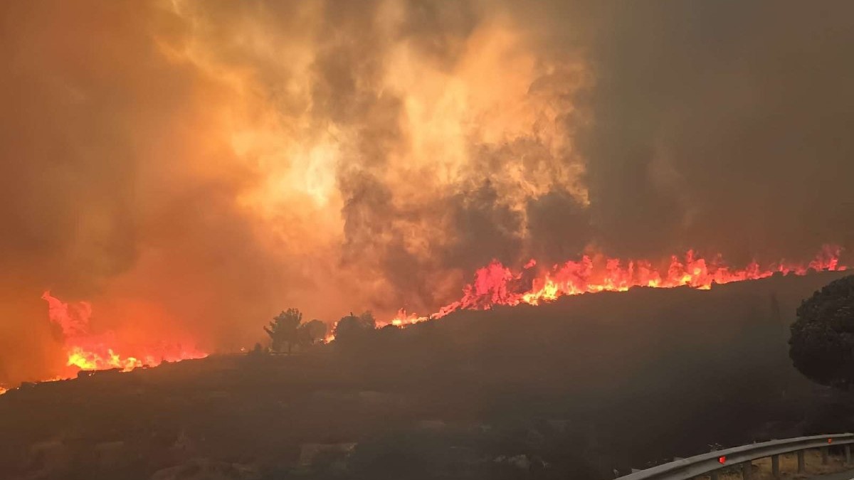 Θρίλερ με τις φωτιές στην Κύπρο: Αναφορές για οργανωμένο σχέδιο εμπρησμού στο νησί
