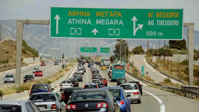 Καραμπόλα 4 οχημάτων στην Αθηνών – Κορίνθου –  Καθυστερήσεις στην Αττική Οδό
