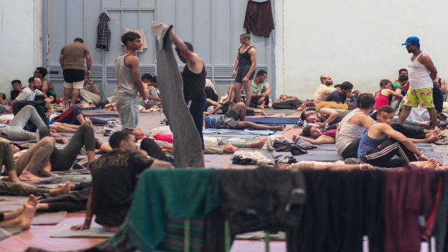 «Φυλακή ή έξοδος από τη χώρα» – Έκτακτα και πιο αυστηρά μέτρα για την παράνομη μετανάστευση