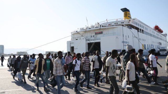 Μεταναστευτικό: Στα κέντρα κράτησης 247 μετανάστες στο Λαύριο από τη Λιβύη
