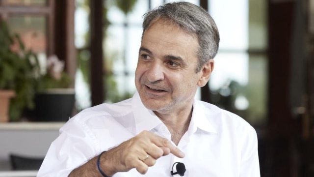 Κυριάκος Μητσοτάκης: «Δεν καταργούμε το 8ωρο ούτε επιβάλλουμε καθημερινή εργασία στις 13 ώρες»