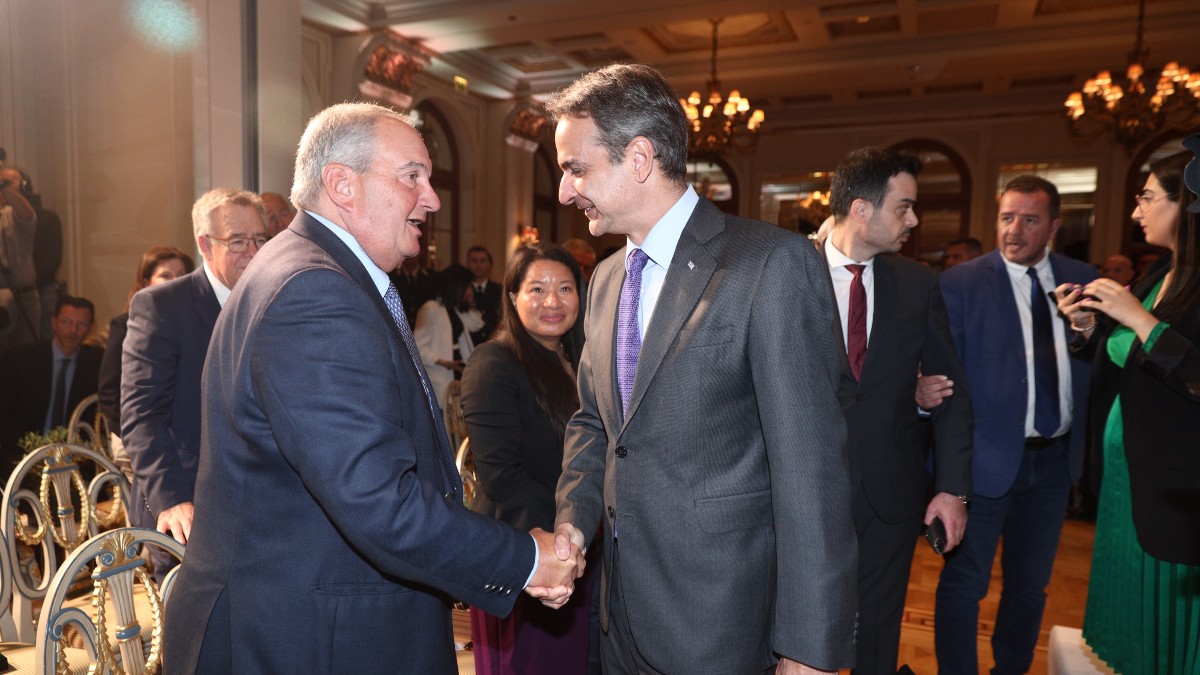 Ο Μητσοτάκης έριξε «καρφιά» και στον Καραμανλή: «Κάναμε πολιτική ακινησίας»