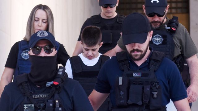 «Tη σκότωσε φράσσοντας εντελώς τη μύτη και…»: Τα εντάλματα «κόλαφος» που δείχνουν πώς σκότωνε τα βρέφη η Ειρήνη Μουρτζούκου