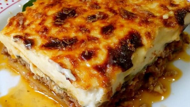 Συνταγή για μουσακά με κοτόπουλο και τρεμουλιαστή μπεσαμέλ