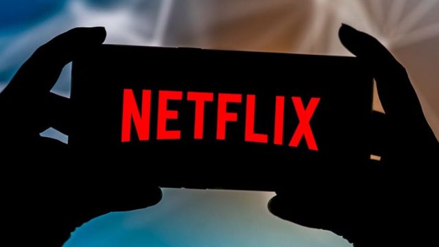 Βιαστείτε όσο προλαβαίνετε: Το Netflix αποχαιρετά δύο σειρές που «έσπασαν» ρεκόρ