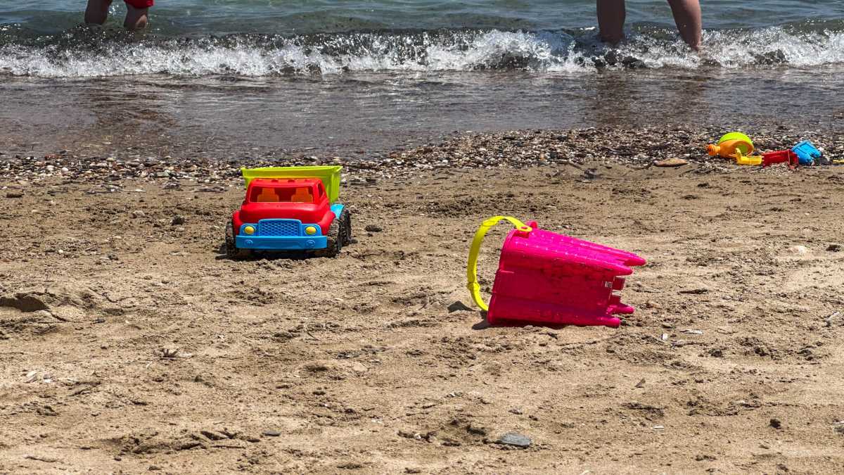 Ανεξιχνίαστη παραμένει η τραγωδία στο Παλαιό Φάληρο: Το κοριτσάκι φορούσε μαγιό αλλά όχι μπρατσάκια