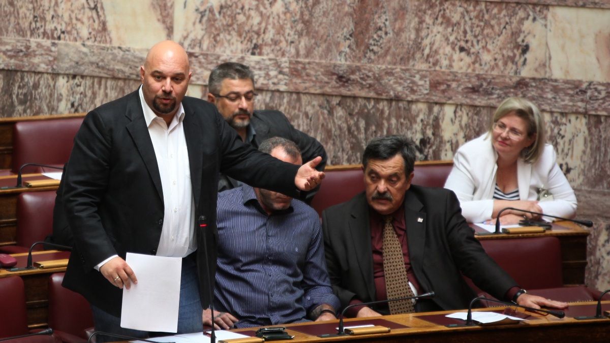 Χρυσή Αυγή: Αποφυλακίζονται Ηλίας Παναγιώταρος και Χρήστος Παππάς