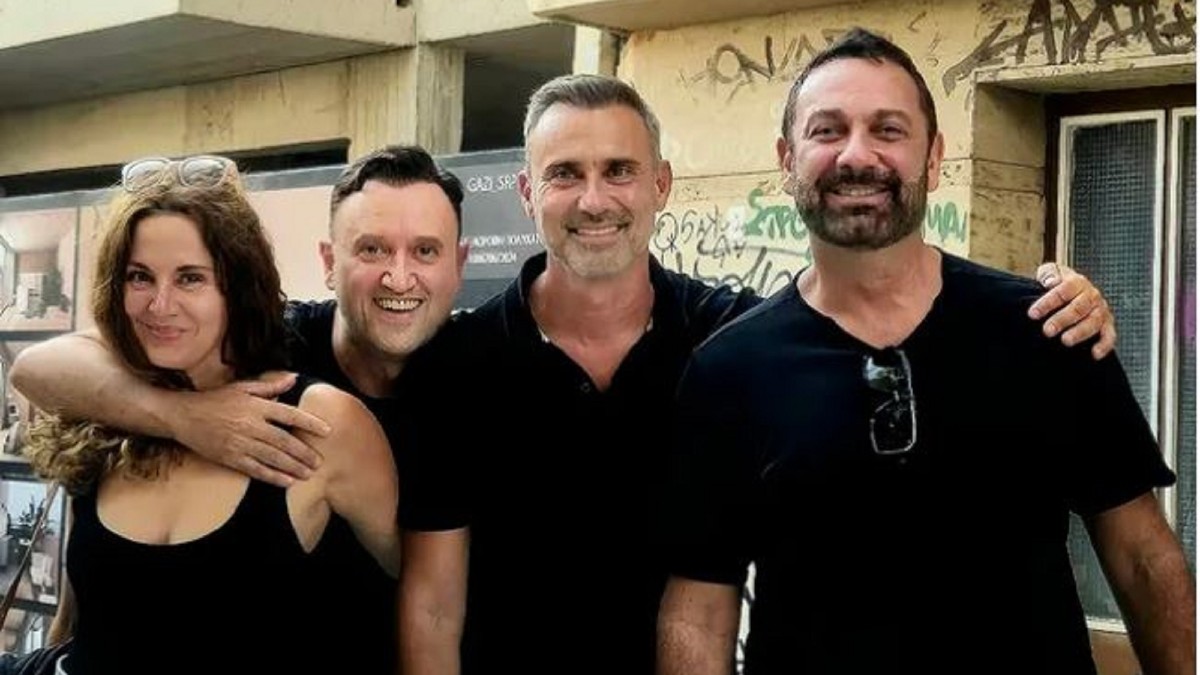 Στη σέντρα ο Καπουτζίδης: «Θύελλα» αντιδράσεων στο X για την φωτογραφία στην κηδεία του Γεράσιμου Μιχελή