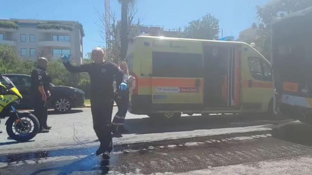 Σοβαρό τροχαίο με σύγκρουση λεωφορείων στην Παραλιακή: Τουλάχιστον 30 τραυματίες (video)