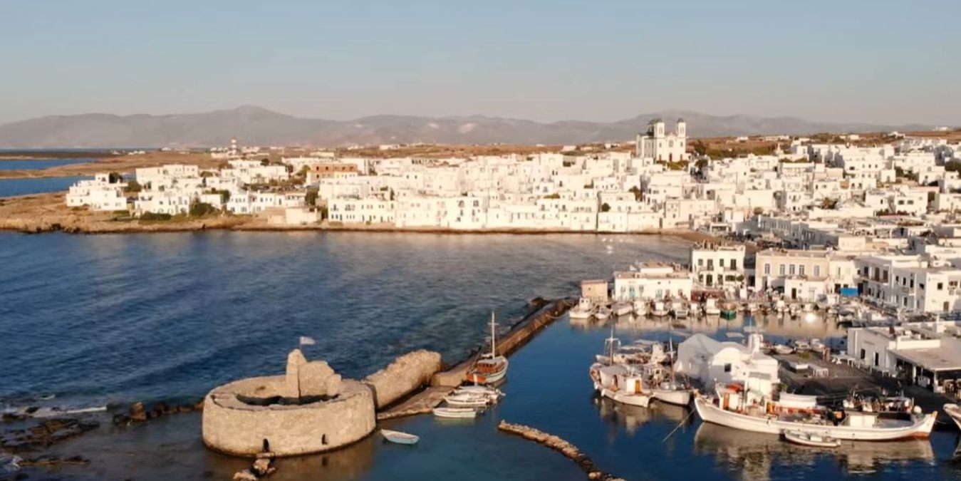 Πάρος: Το νησί που συνδυάζει παραδεισένιες παραλίες και αυθεντικές γεύσεις