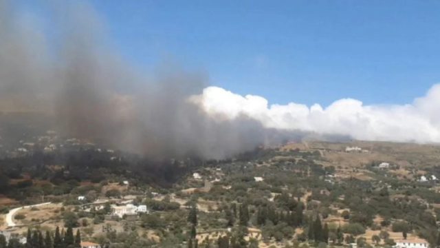 Φωτιά στην Πάτρα – Καίει σε αστικό ιστό