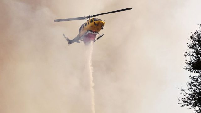 Σε ύφεση η φωτιά στον Φενεό Κορινθίας – Σηκώθηκαν τα πρώτα εναέρια