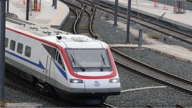 Νέο νομοσχέδιο χωρίς δίχτυ ασφαλείας: 2,5 χρόνια μετά τα Τέμπη ο σιδηρόδρομος «μπάζει»