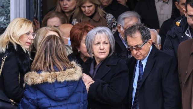 Τέλος από την εισαγγελία η Σοφία Καλογήρου – «Έδωσα τον όρκο έχοντας στα σπλάχνα μου τον Βασίλη, την αποχαιρετώ ντυμένη στα μαύρα»
