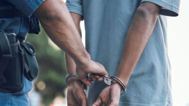 Ζαχάρω Ηλείας: Άγνωστος προσπάθησε να αρπάξει 4χρονη από την αγκαλιά της μητέρας της