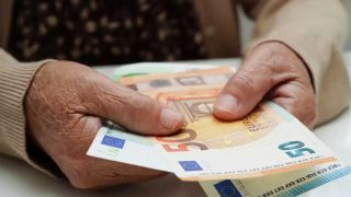 Τρέξτε στα ΑΤΜ: Πότε πληρώνονται οι συντάξεις Ιουνίου για ΙΚΑ, Δημόσιο, ΝΑΤ, ΟΑΕΕ και ΟΓΑ