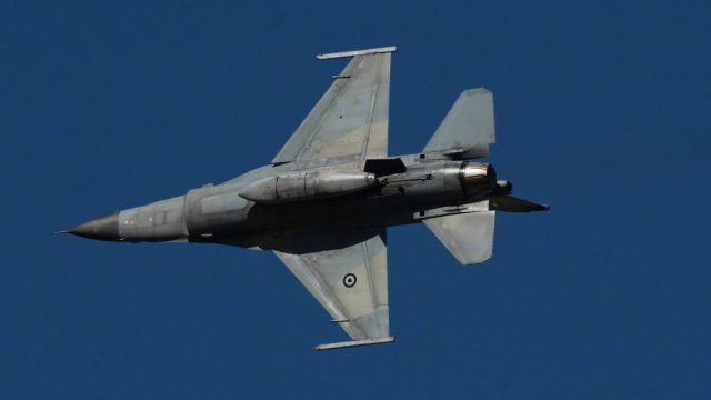 Συναγερμός στην Τανάγρα: Συνελήφθησαν 4 άτομα ασιατικής καταγωγής – Φωτογράφιζαν μαχητικά Rafale
