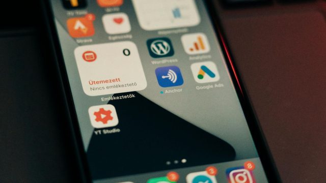 Το κινητό αποσπά την προσοχή σας; Αυτή είναι η συμβουλή του πρώην CEO της Google που θα σας λύσει τα χέρια