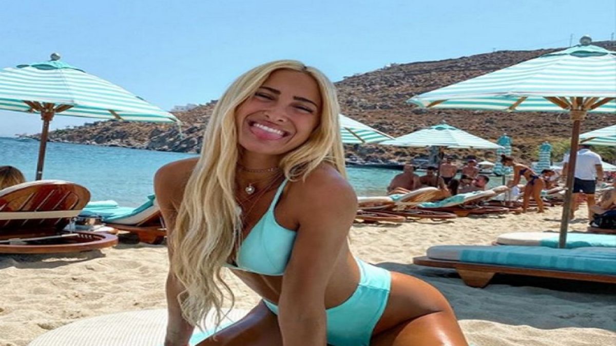 Σάλος με το ΝΕΟ ΒΙΝΤΕΟ που δημοσίευσε η Ιωάννα Τούνη: Κατέβηκε το μαγιό στην πισίνα!