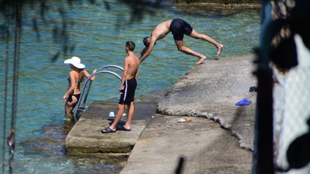 «Πανελλαδικός καύσωνας για  έξι 24ωρα»: Πού θα κάνει 44αρια