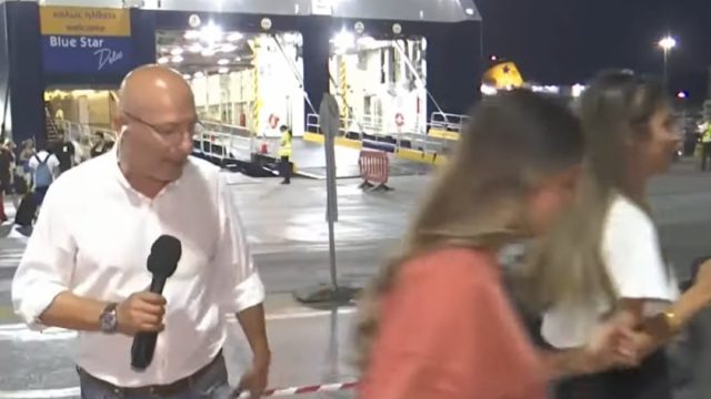 Γύπας σαν τον θείο Τσελίκα δεν υπάρχει: 25χρονες τον πλησιάζουν κι εκείνος… τις τσεκάρει