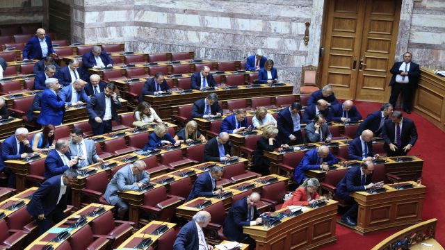 ΟΠΕΚΕΠΕ: Εξεταστική από το 1998 προτείνει η Νέα Δημοκρατία