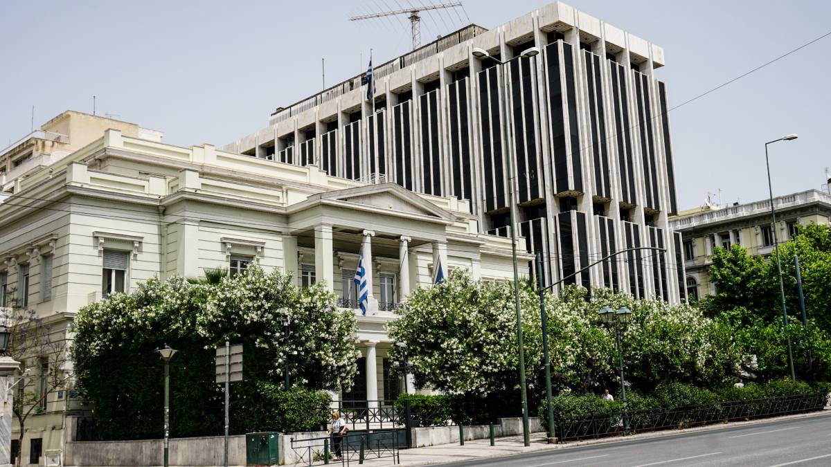 Η Αθήνα απαντάει στις νέες προκλήσεις της Λιβύης: «Το διεθνές δίκαιο δεν καθορίζεται από ευσεβείς πόθους τρίτων»