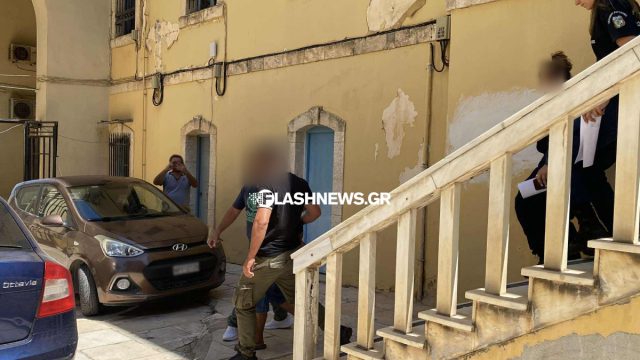 Προφυλακιστέος ο 56χρονος που μαχαίρωσε 10 φορές τη σύντροφό του στα Χανιά – «Ήταν η κακιά στιγμή»