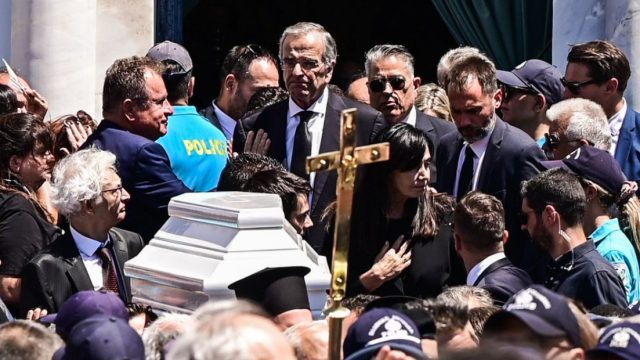 «Τι να πει ένας πατέρας που χάνει το παιδί του; Τι να πει μια μητέρα που χάνει το σπλάχνο;»: Ραγίζει καρδιές ο επικήδειος του Αντώνη Σαμαρά