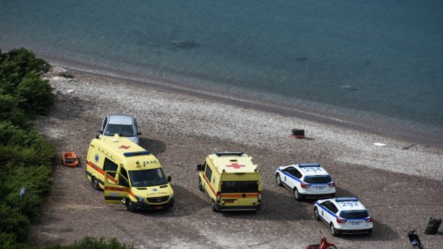 Παλαιό Φάληρο: Νεκρή 70χρονη γυναίκα που πνίγηκε στη θάλασσα – Ανασύρθηκε χωρίς τις αισθήσεις της