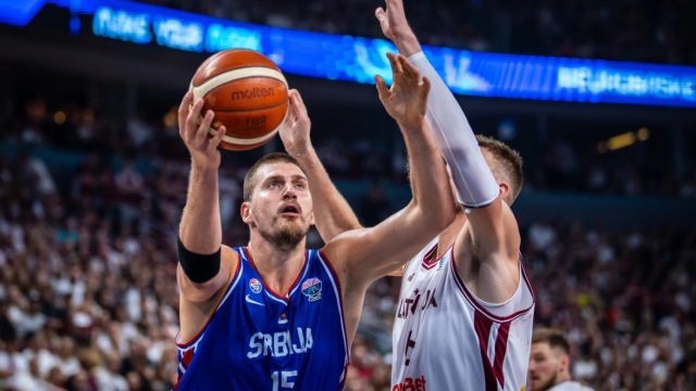 Eurobasket 2025: Πούλησε ακριβά το «τομάρι» της η Λετονία, το… αγόρασε ο Γιόκιτς