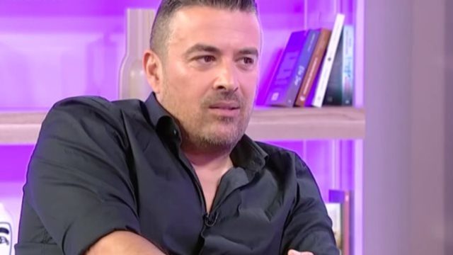 Ξανά ερωτευμένος ο Γιάννης Αϊβάζης: Αυτή είναι η νέα του σύντροφος – Διατηρεί ξενοδοχειακή μονάδα στη Σαντορίνη