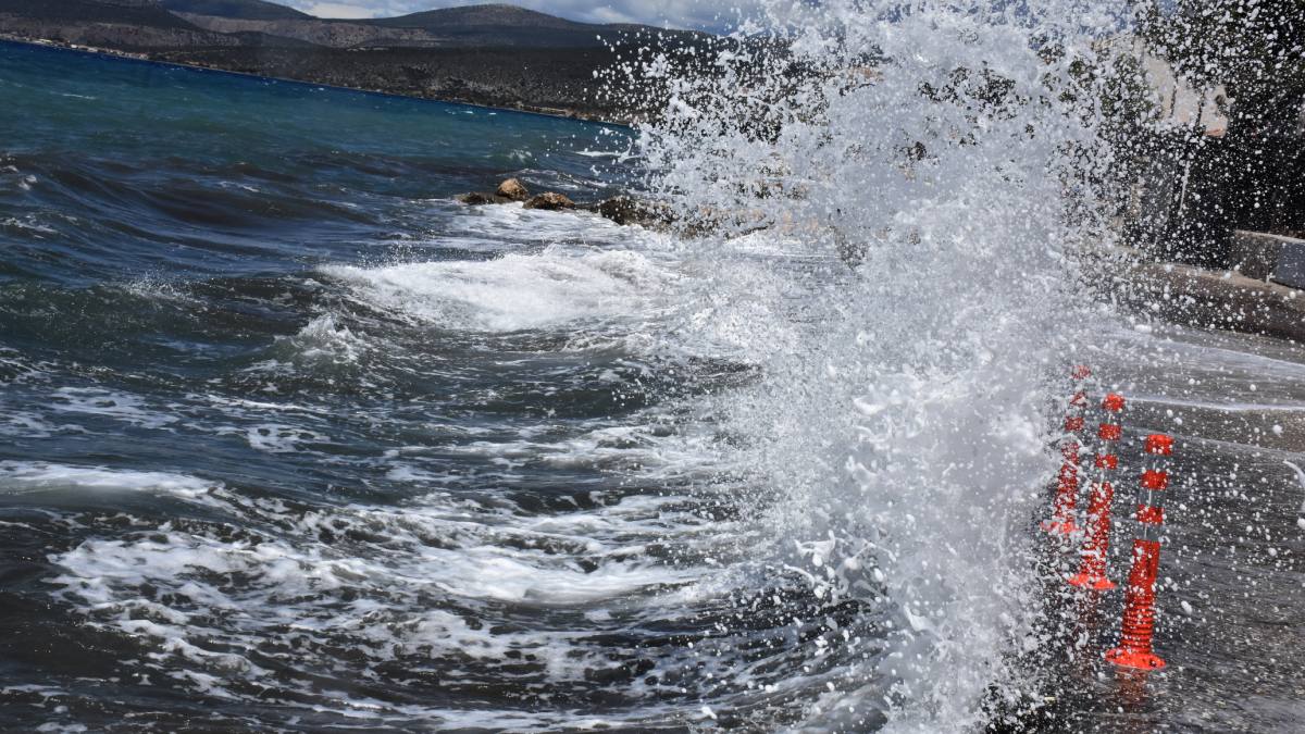 Σε επιφυλακή η Πολιτική Προστασία: Άνεμοι έως 9 μποφόρ και αυξημένος κίνδυνος πυρκαγιάς