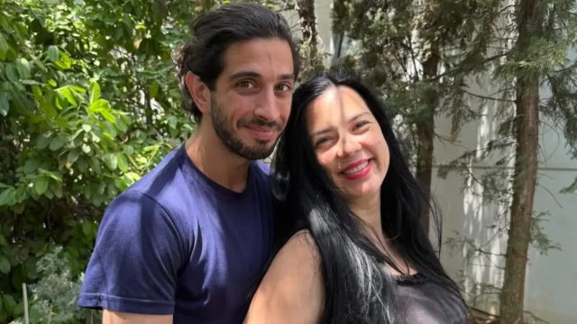 Μητέρα για πρώτη φορά στα 50 της η Άννα Τσουκαλά: Γέννησε η γνωστή ηθοποιός