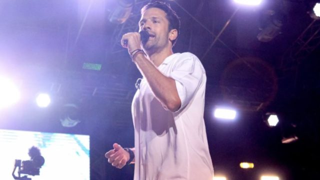 Αγνώριστος και… άφωνος: Ο Αργυρός «σκοτώνει» τραγούδια σε εκπομπή το 2005 (ΒΙΝΤΕΟ)