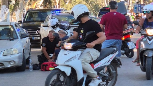 Σαντορίνη: Ήρωας αστυνομικός έσωσε πολίτη που έχασε τις αισθήσεις του – Του έκανε ΚΑΡΠΑ 20 λεπτά