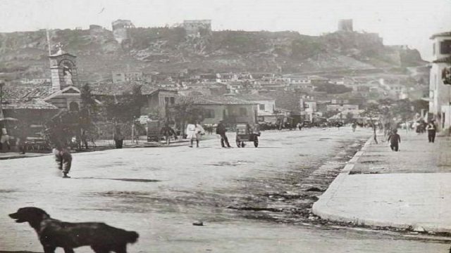 Κουίζ για την παλιά Αθήνα: Aναγνωρίσεις την οδό από τη φωτογραφία; – Έχεις περάσει σίγουρα από εκεί