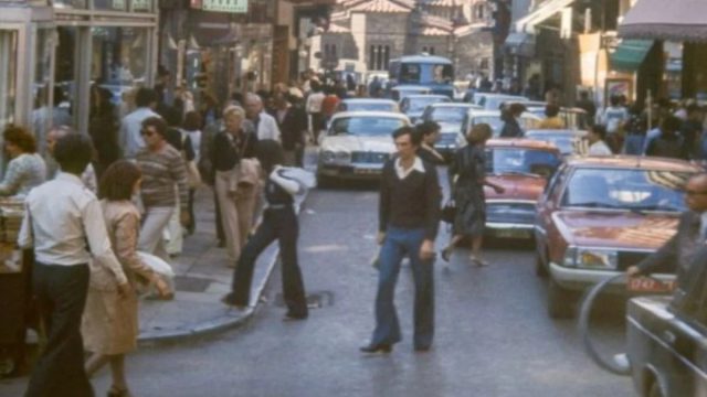 Κουίζ για την παλιά Αθήνα: Αναγνωρίζετε την οδό; Είναι από τις πιο γνωστές