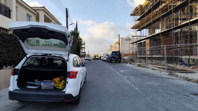 Θρίλερ στην Κύπρο: 53χρονος μαχαίρωσε και σκότωσε την 34χρονη Ελλαδίτισσα σύντροφό του μπροστά στο γιο της