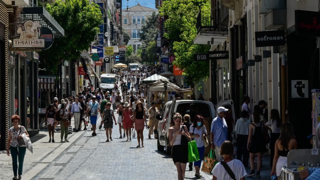 Θερινές εκπτώσεις 2025: Ο κόσμος… δεν ψώνισε – Οι μικρές επιχειρήσεις σε κρίση