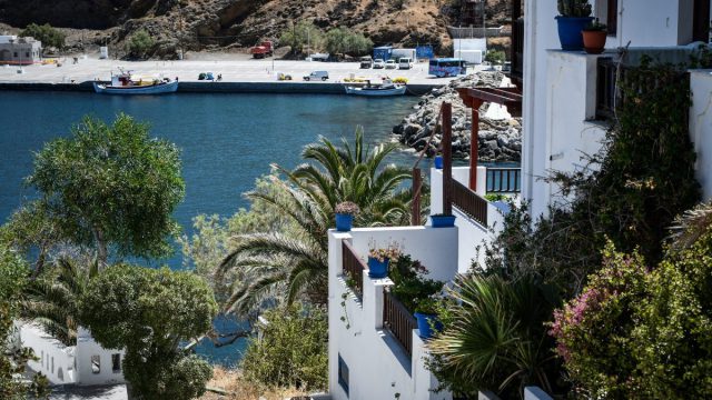 Εξοχικές κατοικίες: Όνειρο θερινής νυκτός τα νησιά για τους Έλληνες – Οι ξένοι ανεβάζουν τις τιμές