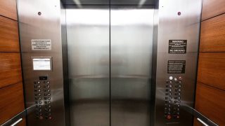 Άνοιξε το Μητρώο Απογραφής Ανελκυστήρων: Τι πρέπει να γνωρίζουν οι πολίτες – Ποια στοιχεία ζητούνται