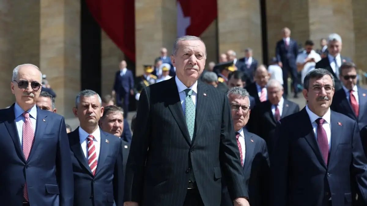 «Κάποιοι έχουν ύπουλα σχέδια όπως και πριν έναν αιώνα»: Προκλητικός ξανά ο Ερντογάν