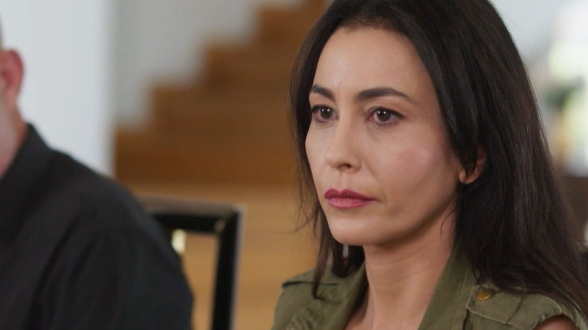 Η Γη της Ελιάς: Η Ερωφίλη καταρρέει – Τον δολοφονούν άγρια μέσα στην αποθήκη