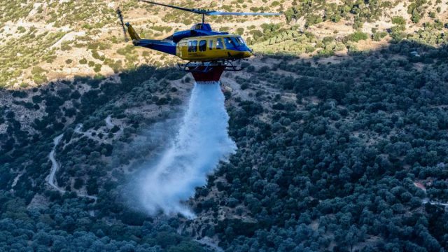 Φωτιά στην Ροδόπη: Επιχειρούν εναέρια μέσα
