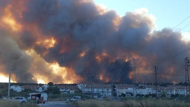 Συναγερμός για μεγάλη φωτιά στην Αδριανούπολη: Το πύρινο μέτωπο είναι ικανό να φτάσει στην Ελλάδα